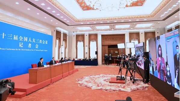 �й��r(sh��)�u��ͨ�^�Ї��ɕ�����Σ�y֮�H�����ĺ�ϣ��