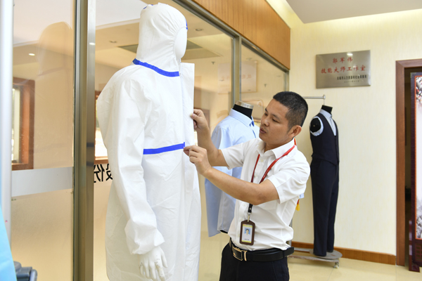 中國夢(mèng)·大國工匠篇 ｜服裝“骨骼”塑造師郭軍偉