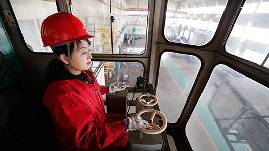 【一線：360行】天車工·22.5米“高空”“一覽眾山小”