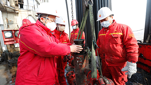 【一線：360行】鉆井監(jiān)督·“井位導(dǎo)航儀”名不虛傳