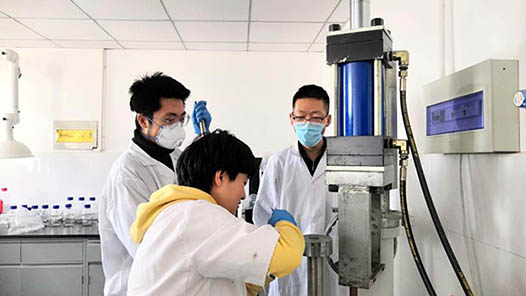 【一線：360行】油化藥劑師·攻克技術(shù)難關(guān)的實(shí)驗(yàn)人