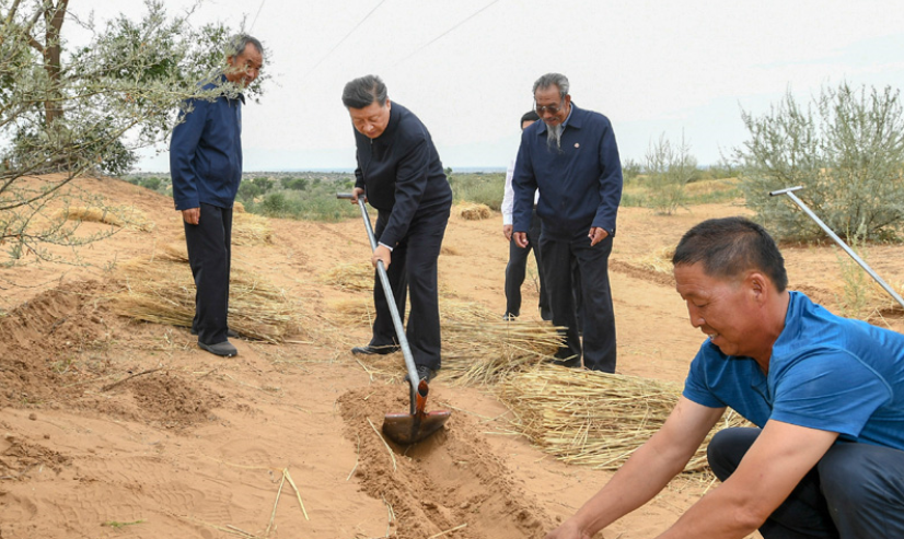 勞動(dòng)模范是民族的精英、人民的楷模 習(xí)近平這樣說(shuō)