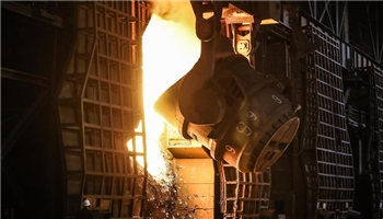 武鋼職工發(fā)明碎鋼清理專用工具