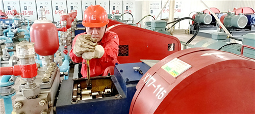 【“五小”創(chuàng)新有我在】發(fā)明小工具降本安全又提效