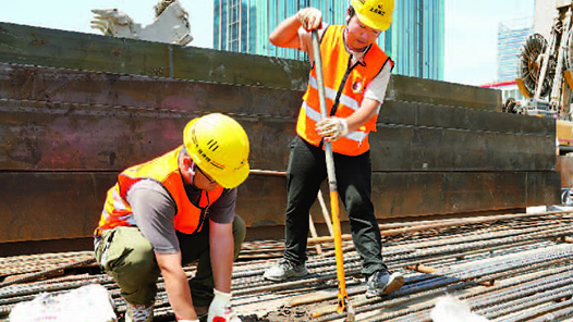 【一線：360行】鋼筋工·隔著手套雙手還是燙得通紅