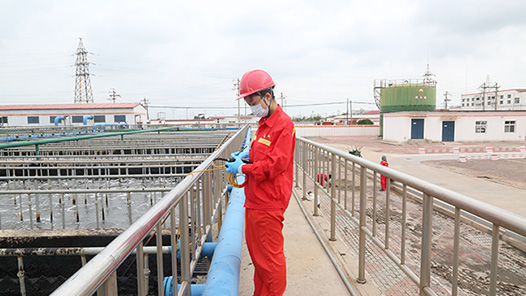 【一線：360行】化驗(yàn)工·水質(zhì)達(dá)標(biāo)的“風(fēng)向標(biāo)”