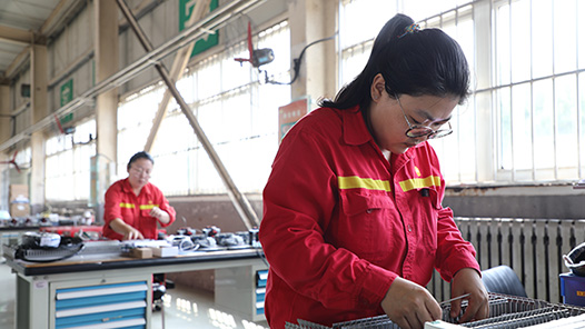 【一線：360行】裝配電工·數(shù)百個(gè)節(jié)點(diǎn)“零失誤”