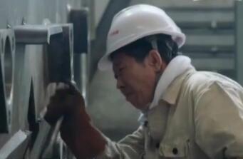 大國工匠·為國鑄劍 | 盧仁峰：單手焊接堅(jiān)固“鐵騎”