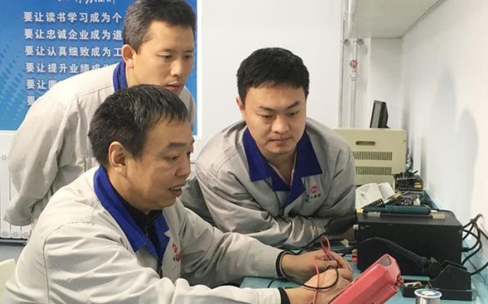 【走進勞模創(chuàng)新工作室】技術(shù)改造是一個不斷創(chuàng)新的過程