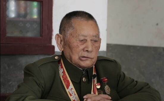 ��·����ح ��90���ϑ�(zh��n)ʿ���������еď�Ƭ�������s�ļo(j��)��