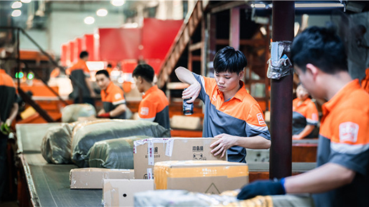 中國夢·大國工匠篇 | 李慶恒：從快遞小哥到“高層次人才”，把平凡工作干出彩