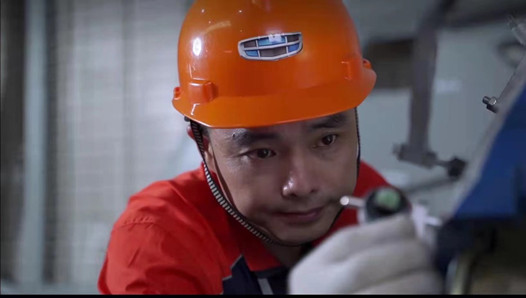 中國夢·大國工匠篇 | 王光掙：匠心傳承，帶領(lǐng)團隊做模具的守護者