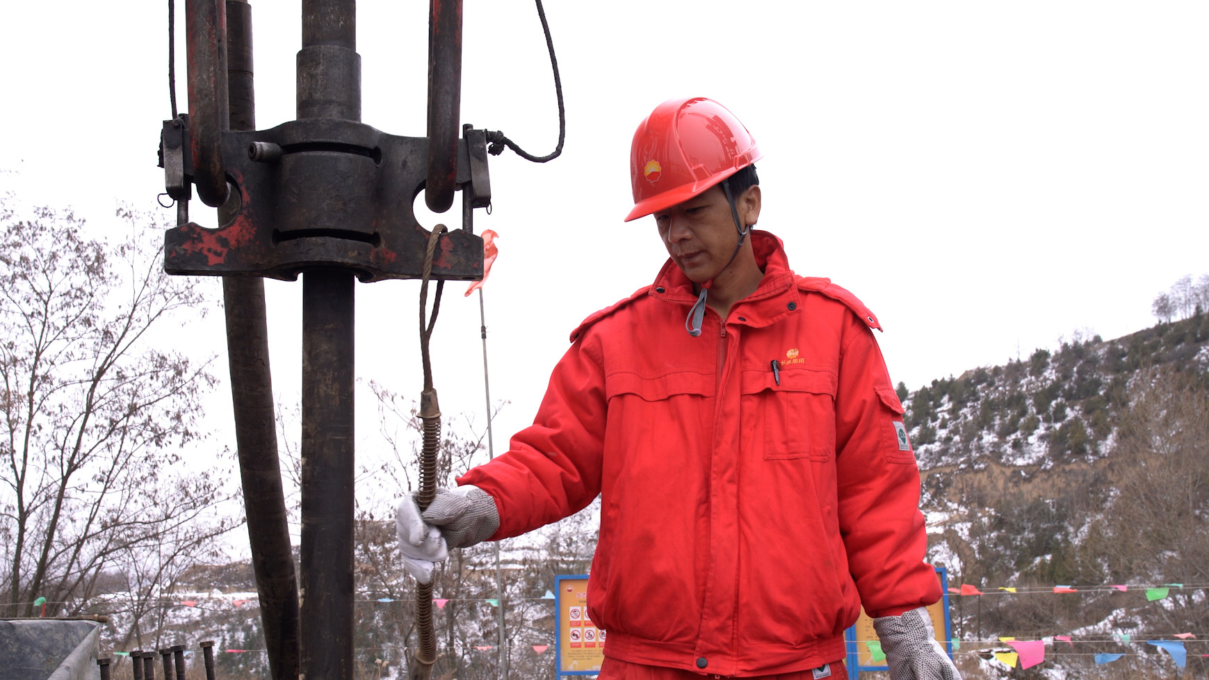 【愛在城市】井下作業(yè)工：大山深處的“油井醫(yī)生”