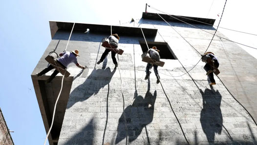 特稿丨拼搏奮斗，用勞動(dòng)譜寫時(shí)代華章——寫在中華全國總工會成立100周年之際②