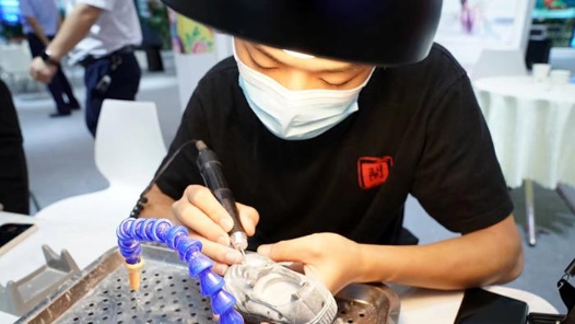 數(shù)據(jù)：截至2021年底全國技能勞動(dòng)者超過2億人