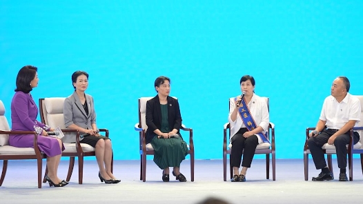 大國工匠閃亮登場丨巾幗勞模工匠成長需要怎樣的土壤？她這樣說