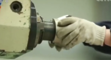 大國(guó)工匠 | 曹彥生：為導(dǎo)彈“雕刻”翅膀