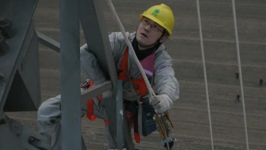 大國(guó)工匠 | 王進(jìn)：行走在特高壓線(xiàn)上的人