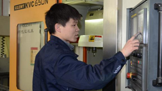 中國(guó)夢(mèng)·大國(guó)工匠篇 | 付正勇：打造微波天線 讓信號(hào)暢通無(wú)阻（組圖）