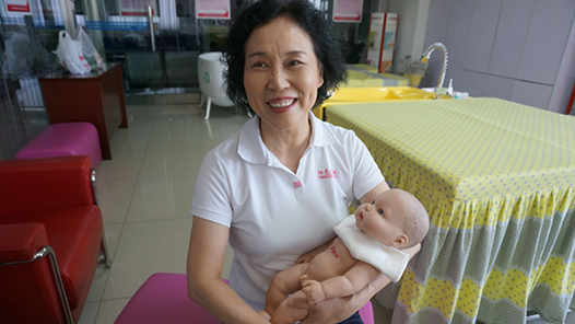 中國(guó)夢(mèng)·大國(guó)工匠篇 | “陽(yáng)光大姐”劉桂香：做新時(shí)代的“家政工匠”（圖）