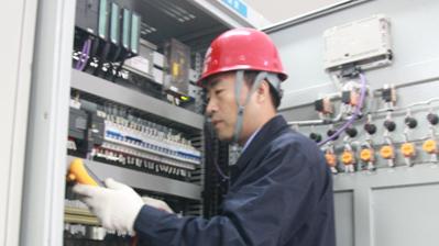 中國(guó)夢(mèng)·大國(guó)工匠篇 | 鞍山勞模田印福：技術(shù)能手的勵(lì)志故事