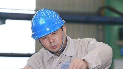 中國夢(mèng)·大國工匠篇｜從門外漢到專業(yè)能手 梁飛24年“焊鑄”工匠精神