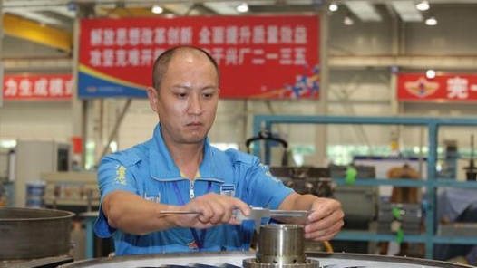 中國夢(mèng)·大國工匠篇｜戰(zhàn)機(jī)“心臟手術(shù)師”羅卓紅