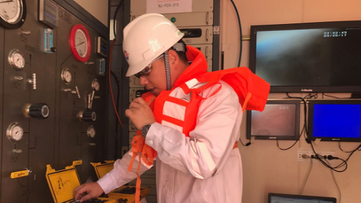 中國夢·大國工匠篇 | 楚金勇：千錘百煉 造就海上“盲眼穿針”孤膽英雄