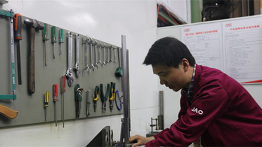 中國(guó)夢(mèng)·大國(guó)工匠篇 | 大國(guó)工匠盛保柱：堅(jiān)守二十余載 用創(chuàng)新托起“智造中國(guó)”