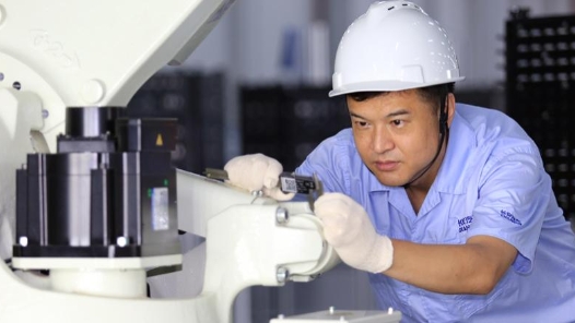 中國夢·大國工匠篇｜機(jī)電神醫(yī)劉源：匠人之心 傳藝育人