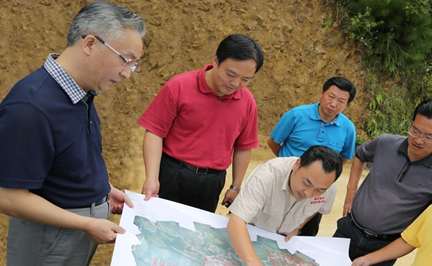 中國夢·大國工匠篇｜張?zhí)煊眩耗軌蜃x懂大自然語言的“地球醫(yī)生”