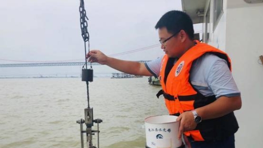 中國夢·大國工匠篇 ｜“技術(shù)達人”羅興：把脈江河苦亦樂