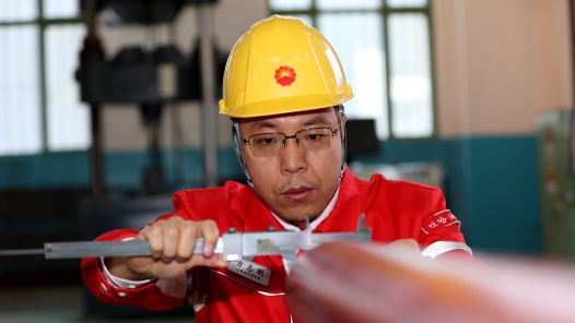 中國夢·大國工匠篇 | 方志剛：至精匠藝，讓油田永遠(yuǎn)年輕