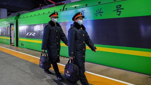 中國夢·大國工匠篇 | “90后”動(dòng)車司機(jī)李全珍：在遼闊的新疆大地書寫巾幗之志