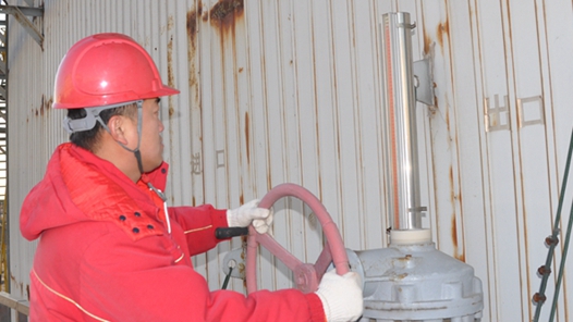“五小”創(chuàng)新有我在｜給原油儲罐閘板閥加上防護罩