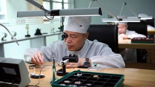 團結(jié)奮斗開新局 喜迎工會十八大·勞動者之歌 | 一“絲”不茍的“時光匠人”