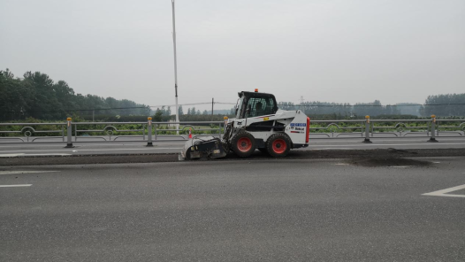 “五小”創(chuàng)新有我在 | 提高2倍清掃效率，道路美顏跑出“加速度”