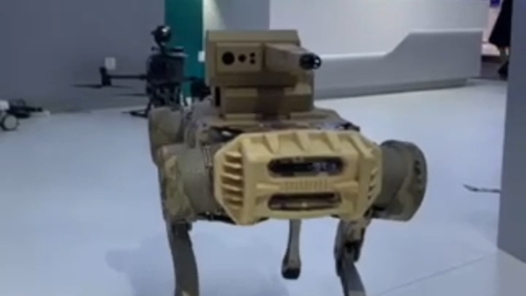 能跑會爬！四足無人平臺亮相第二屆工匠大會