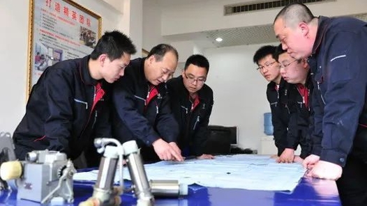 時(shí)政微觀察丨工人階級代表先進(jìn)生產(chǎn)力