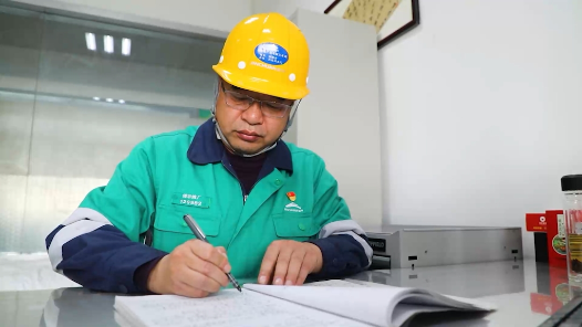 身邊榜樣丨生產(chǎn)工藝設備檢修的領頭雁