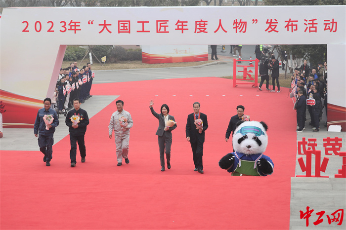“智能智造”組陳照春，馬立項，彭菲，李現(xiàn)臣，王魁元，李輝