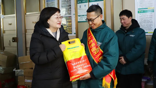 呼和浩特市總工會持續(xù)開展新春走基層“兩節(jié)”送溫暖慰問活動