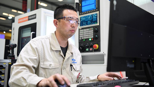 新質(zhì)生產(chǎn)力呼喚新型勞動者 | “沒有捷徑可走，就是不斷創(chuàng)新”