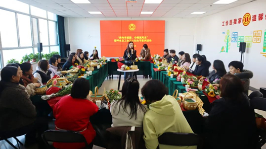 呼和浩特市總工會開展關(guān)愛女性網(wǎng)約車司機(jī)“三八”國際勞動婦女節(jié)慰問活動