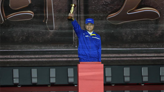 身邊的大國工匠｜毫厘之間，為變壓器繞制“心臟”