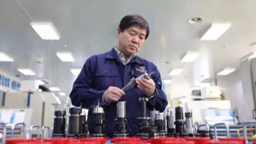 工匠匯·2021年大國(guó)工匠年度人物劉湘賓：把探索新質(zhì)生產(chǎn)力融入日常工作