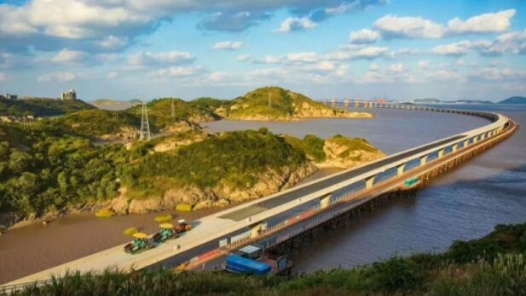 發(fā)展新質(zhì)生產(chǎn)力 培育新型勞動者⑤丨深刻把握發(fā)展新質(zhì)生產(chǎn)力的三重邏輯