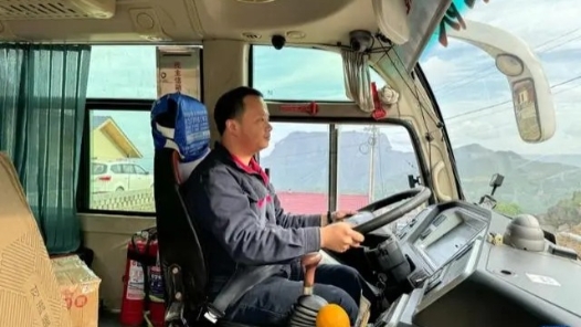 筑夢現(xiàn)代化 共繪新圖景·勞動者之歌 | 鄧蘭舟：努力服務(wù)好每位村民