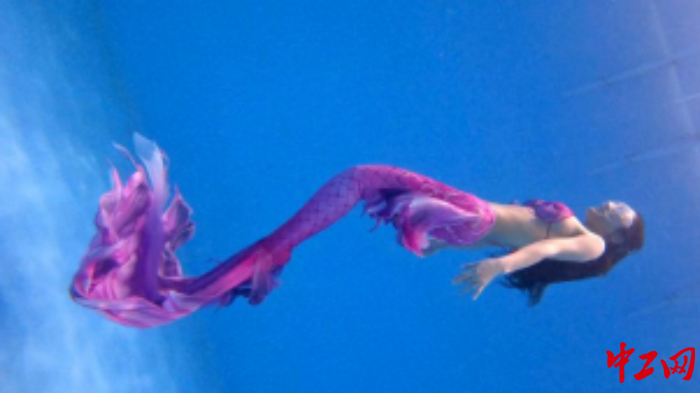 何泇柔在水中得到了身心的放松。受訪者供圖