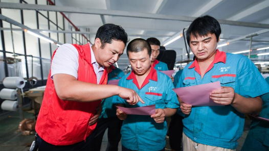 呼和浩特市總工會組織召開職工業(yè)余活動問卷調(diào)查內(nèi)容征求意見座談會